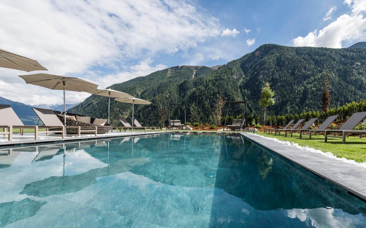 Tuberis Nature & Spa Resort Taufers im Münstertal Exterior foto