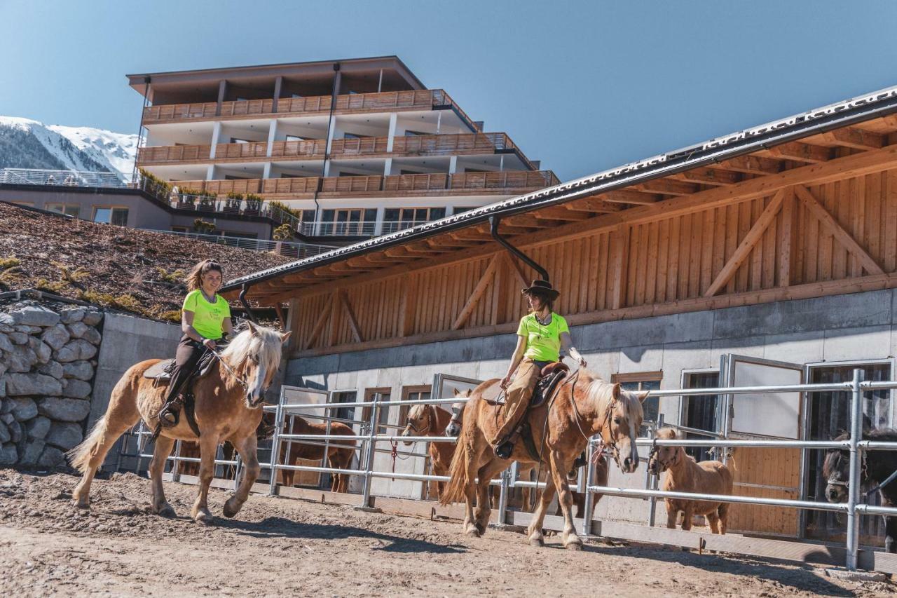 Tuberis Nature & Spa Resort Taufers im Münstertal Exterior foto